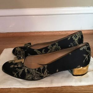 Salvatore Ferragamo flats sz 39B
